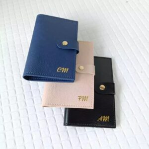 Porta-passaporte de couro: segurança e organização em um só acessório